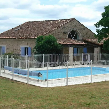 Holiday home Charentais Avec Piscine Chauffee, Jardin, Equip. Bebe Et Recharge Electrique - Proche Perigord - Fr-1-653-7 *