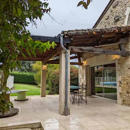 Charentais Avec Piscine Chauffée, Jardin, Equip. Bébé Et Recharge électrique - Proche Périgord - Fr-1-653-7 * Charras