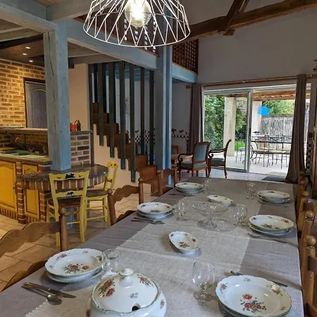 Charentais Avec Piscine Chauffee, Jardin, Equip. Bebe Et Recharge Electrique - Proche Perigord - Fr-1-653-7