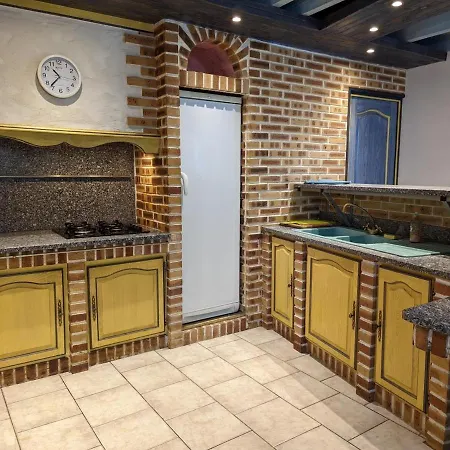 Charentais Avec Piscine Chauffée, Jardin, Equip. Bébé Et Recharge électrique - Proche Périgord - Fr-1-653-7 Hébergement de vacances