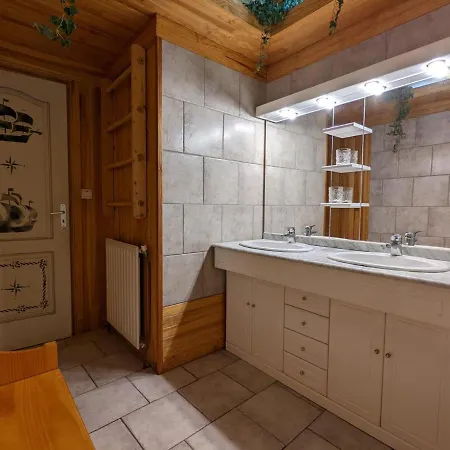 Charentais Avec Piscine Chauffée, Jardin, Equip. Bébé Et Recharge électrique - Proche Périgord - Fr-1-653-7 * Charras