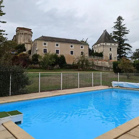Charentais Avec Piscine Chauffée, Jardin, Equip. Bébé Et Recharge électrique - Proche Périgord - Fr-1-653-7 Hébergement de vacances Charras