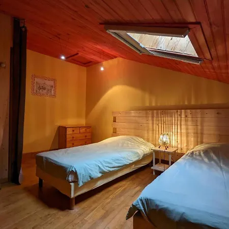 Hébergement de vacances Charentais Avec Piscine Chauffée, Jardin, Equip. Bébé Et Recharge électrique - Proche Périgord - Fr-1-653-7