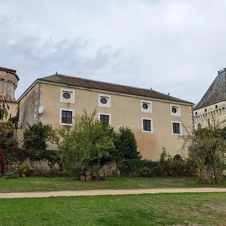 Charentais Avec Piscine Chauffée, Jardin, Equip. Bébé Et Recharge électrique - Proche Périgord - Fr-1-653-7 *