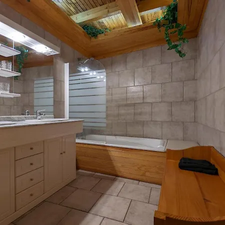 Hébergement de vacances Charentais Avec Piscine Chauffée, Jardin, Equip. Bébé Et Recharge électrique - Proche Périgord - Fr-1-653-7 Charras