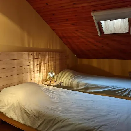 Hébergement de vacances Charentais Avec Piscine Chauffée, Jardin, Equip. Bébé Et Recharge électrique - Proche Périgord - Fr-1-653-7 *