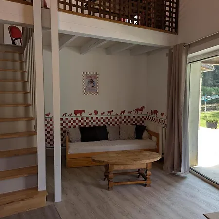 Charentais Avec Piscine Chauffee, Jardin, Equip. Bebe Et Recharge Electrique - Proche Perigord - Fr-1-653-7 Holiday home *