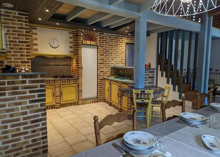 Charentais Avec Piscine Chauffee, Jardin, Equip. Bebe Et Recharge Electrique - Proche Perigord - Fr-1-653-7 *