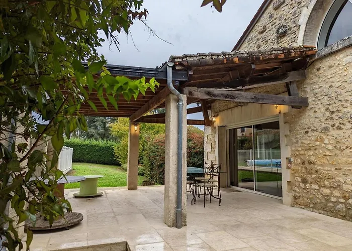 Charentais Avec Piscine Chauffee, Jardin, Equip. Bebe Et Recharge Electrique - Proche Perigord - Fr-1-653-7 * Charras