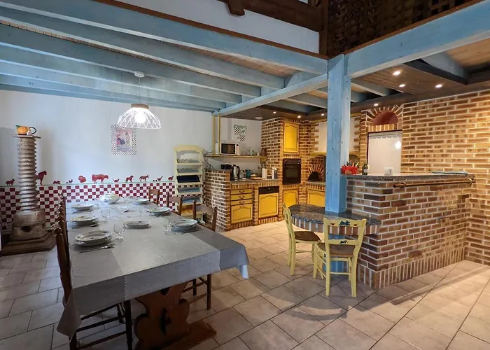 Charentais Avec Piscine Chauffee, Jardin, Equip. Bebe Et Recharge Electrique - Proche Perigord - Fr-1-653-7 Charras