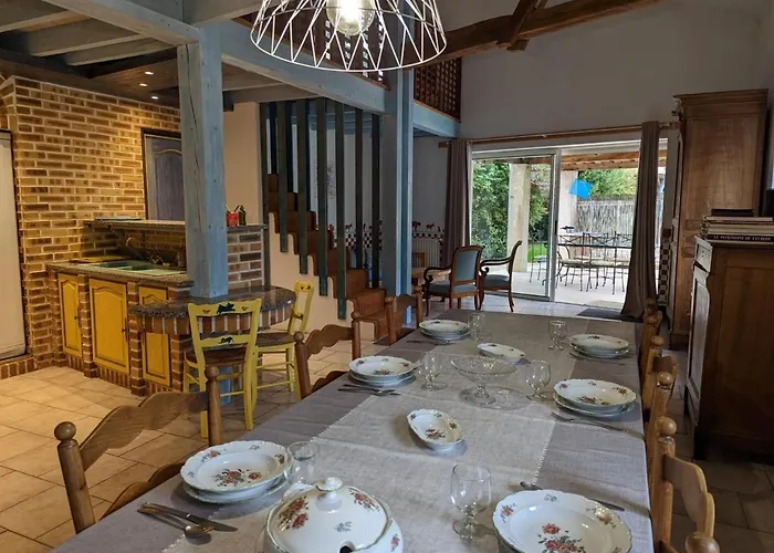 Charentais Avec Piscine Chauffee, Jardin, Equip. Bebe Et Recharge Electrique - Proche Perigord - Fr-1-653-7