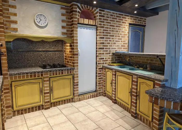 Charentais Avec Piscine Chauffee, Jardin, Equip. Bebe Et Recharge Electrique - Proche Perigord - Fr-1-653-7 Vakantiehuis