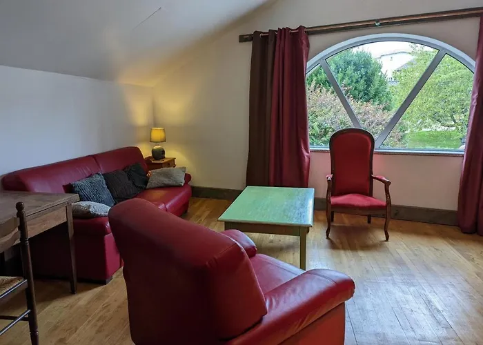 Charentais Avec Piscine Chauffee, Jardin, Equip. Bebe Et Recharge Electrique - Proche Perigord - Fr-1-653-7 Vakantiehuis