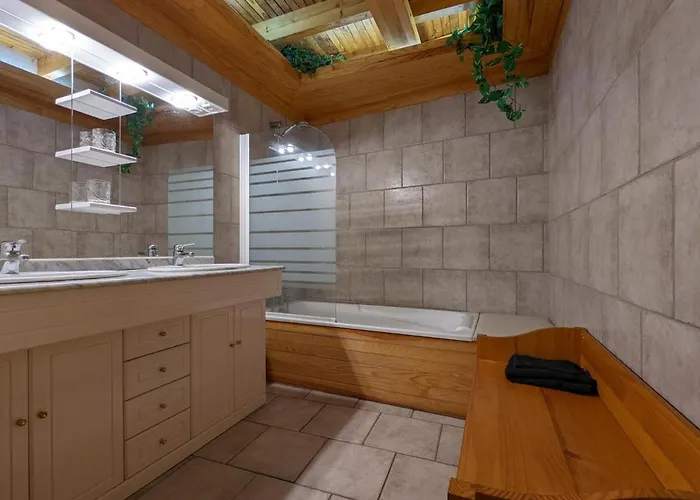 Vakantiehuis Charentais Avec Piscine Chauffee, Jardin, Equip. Bebe Et Recharge Electrique - Proche Perigord - Fr-1-653-7 Charras