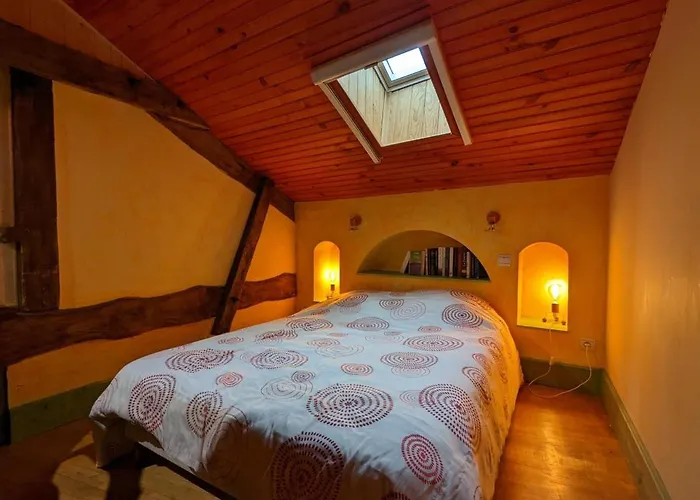 Charentais Avec Piscine Chauffee, Jardin, Equip. Bebe Et Recharge Electrique - Proche Perigord - Fr-1-653-7 * Charras